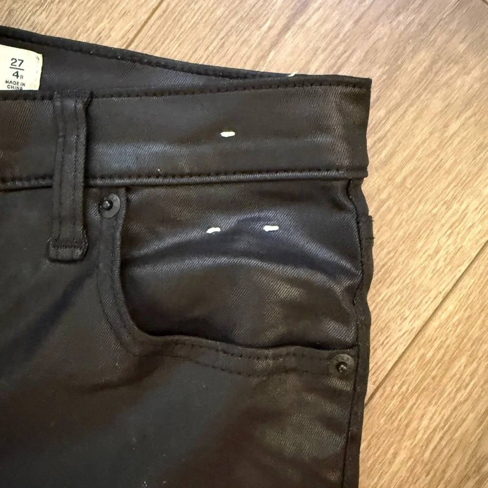Abercrombie & Fitch sleek black